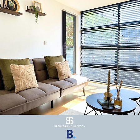1 Bedroom City Centre Apartment Near The University And Bodleian Library By Spencer And Jackson Short Lets & Serviced Accommodation Oxford Buitenkant foto