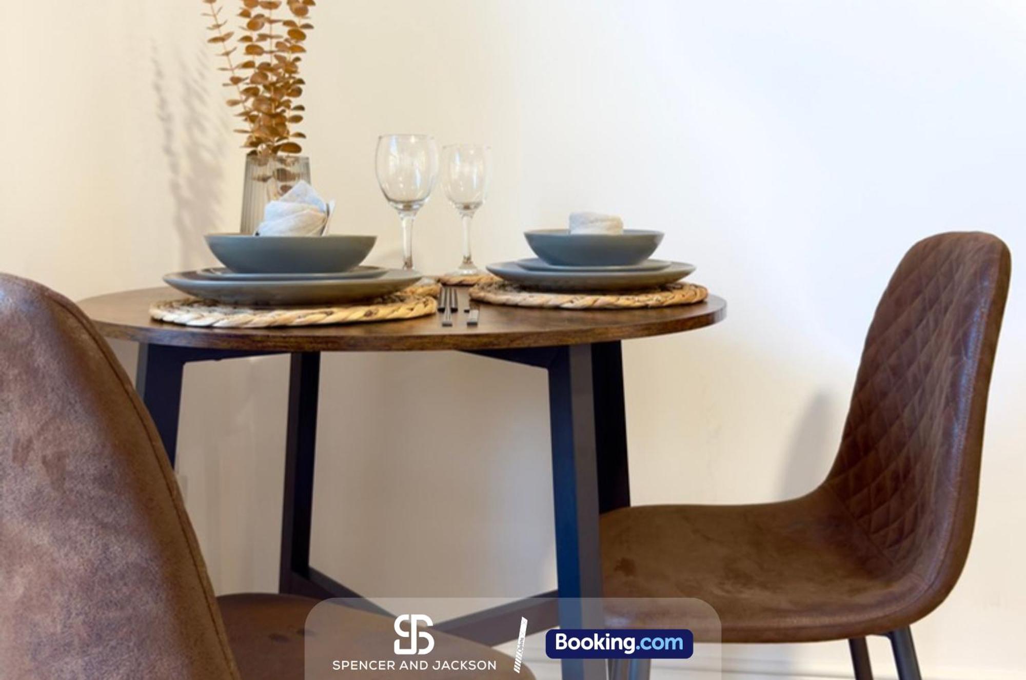 1 Bedroom City Centre Apartment Near The University And Bodleian Library By Spencer And Jackson Short Lets & Serviced Accommodation Oxford Buitenkant foto